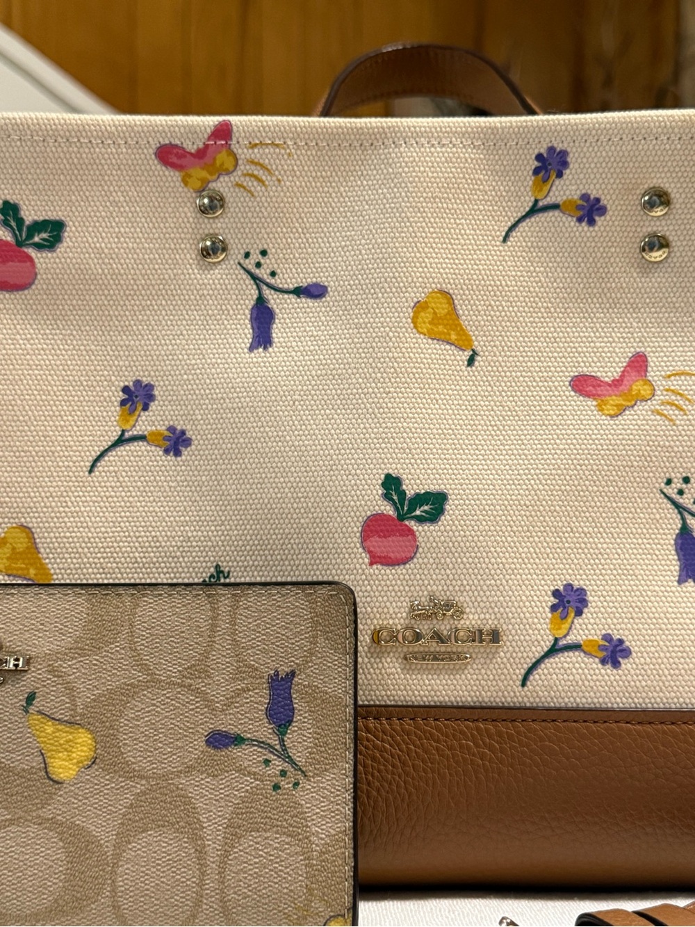 Coach tote bag and wallet - Picture 2 of 7